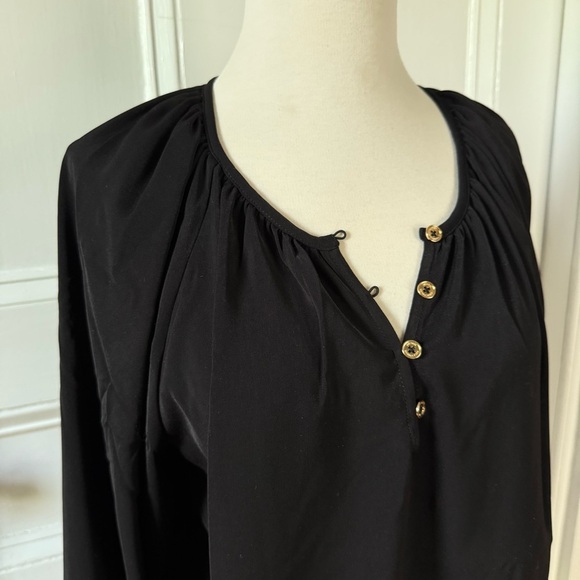NWT MICHAEL Michael Kors Women’s Elegant Black Flowing Top Gold Buttons Large - Picture 14 of 14